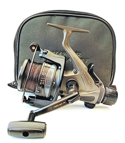 Vintage fishing reel - vintage,